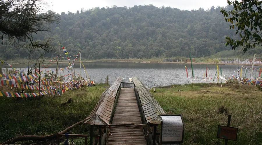 Khecheopalri Lake 